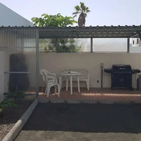 Casa Roja - Kleine Ferienanlage Mit Salzwasser Pool Im Zentrum Tias - Fiesta Prohibidos *