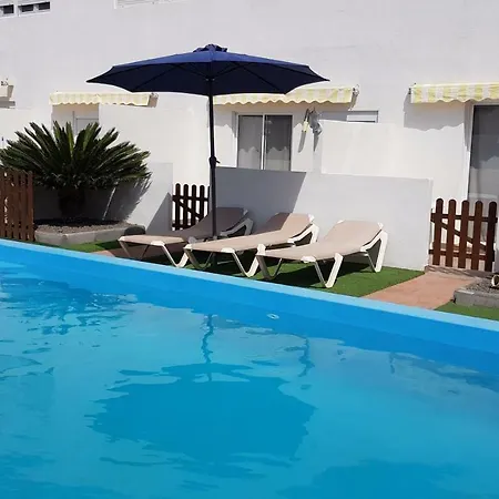 Casa Roja - Kleine Ferienanlage Mit Salzwasser Pool Im Zentrum Tias - Fiesta Prohibidos * Tias